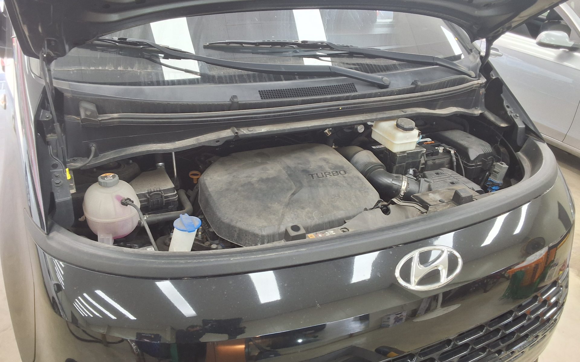 2022 - hyundai staria