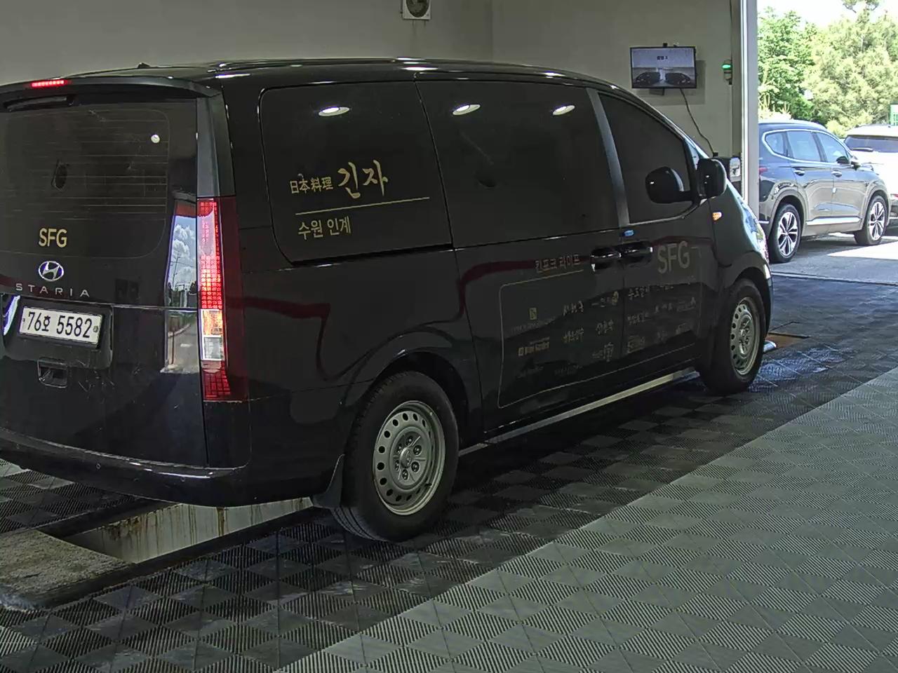 2022 - hyundai staria