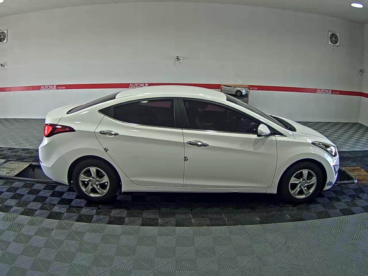 2014 - hyundai avante