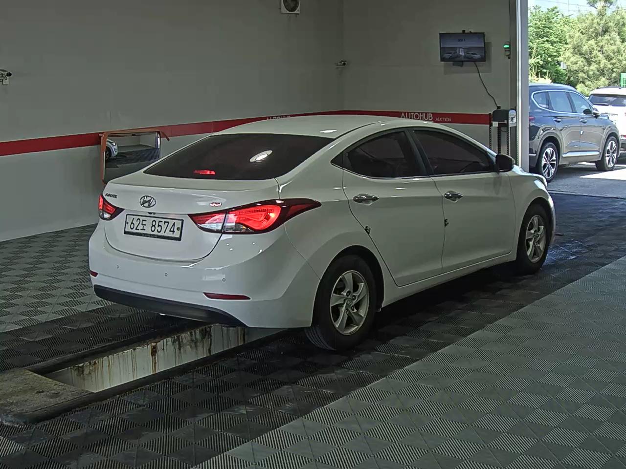 2014 - hyundai avante