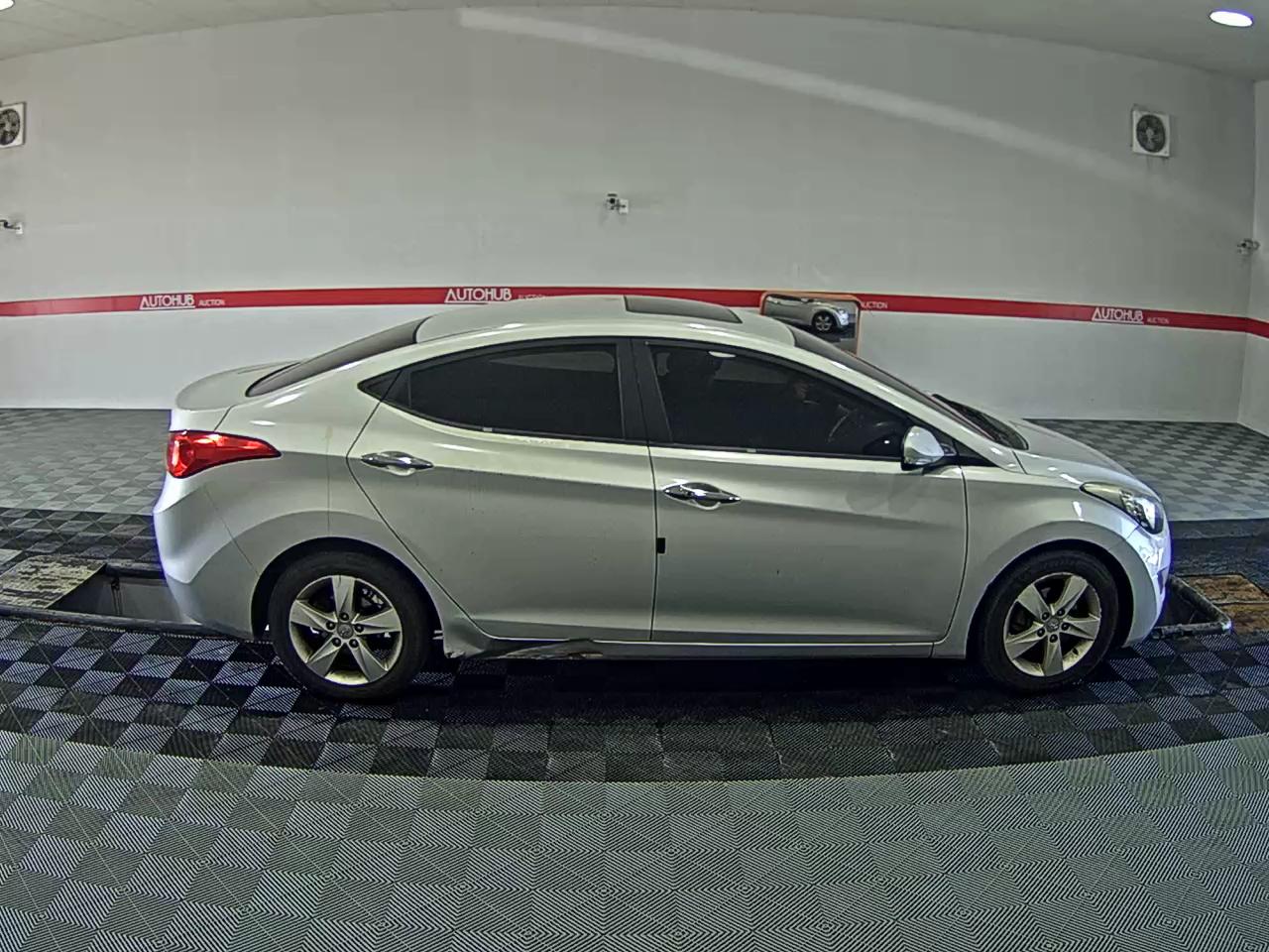 2011 - hyundai avante