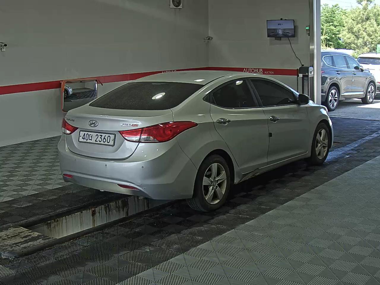 2011 - hyundai avante