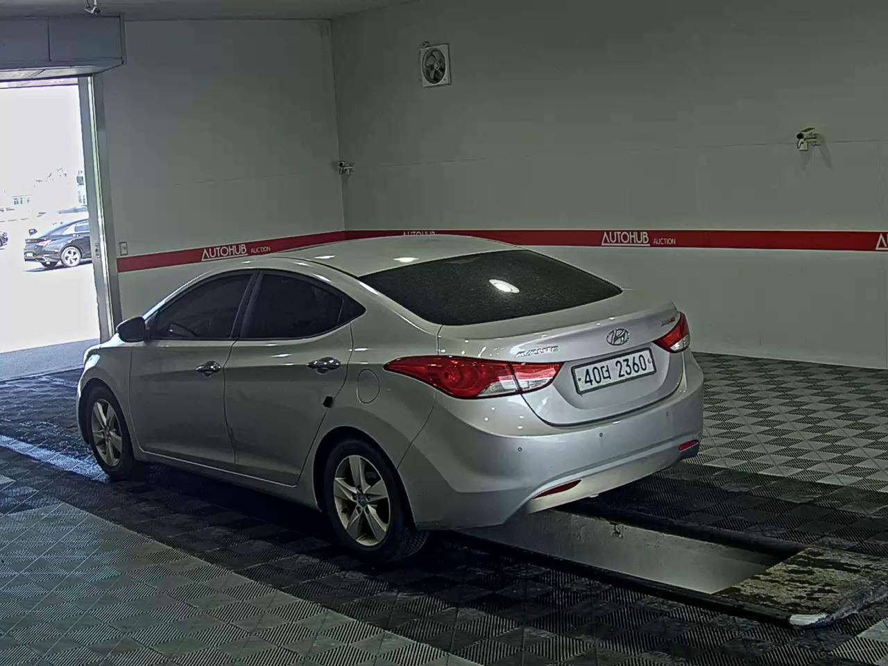2011 - hyundai avante