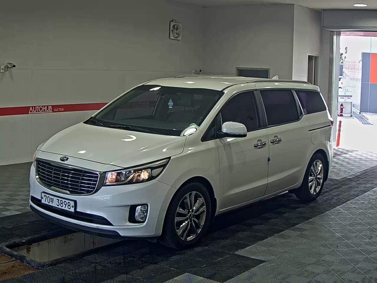 KIA CARNIVAL