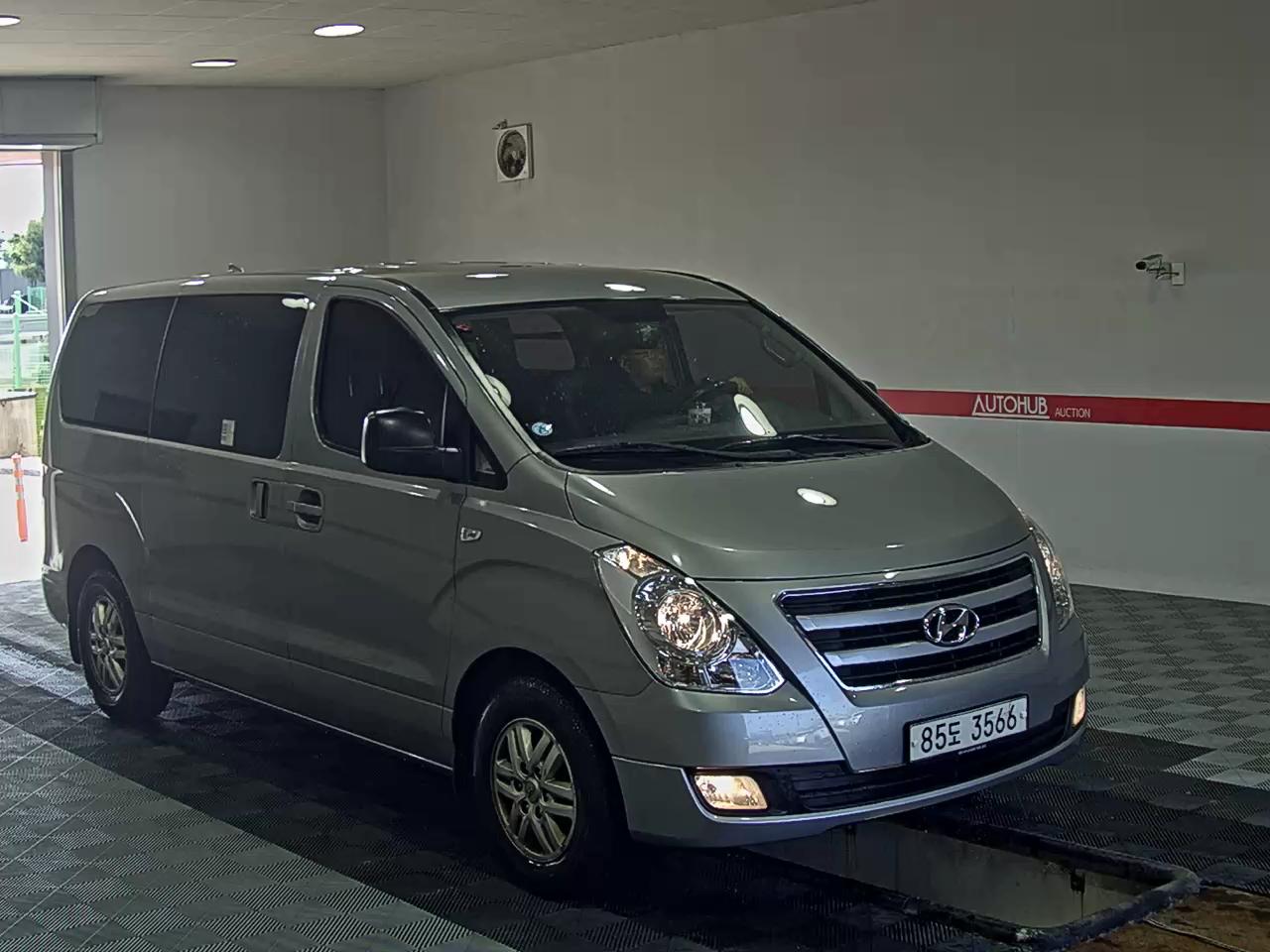 2018 - hyundai grand starex