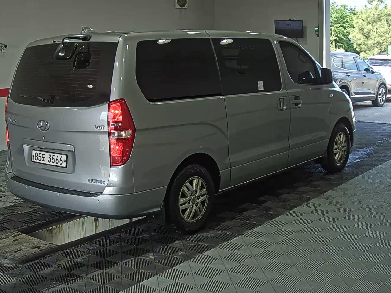 2018 - hyundai grand starex