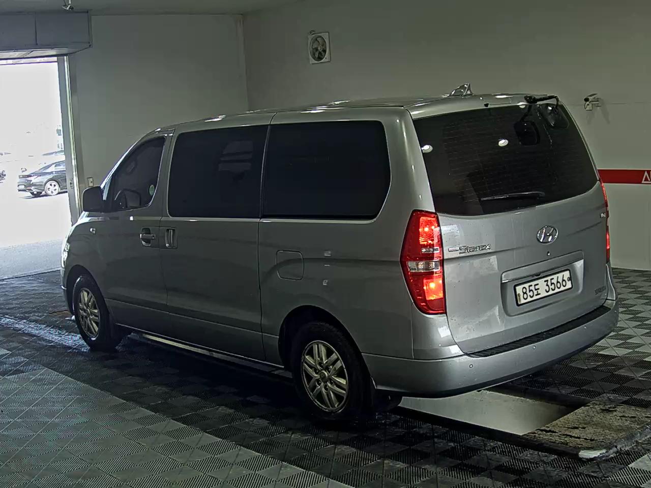 2018 - hyundai grand starex