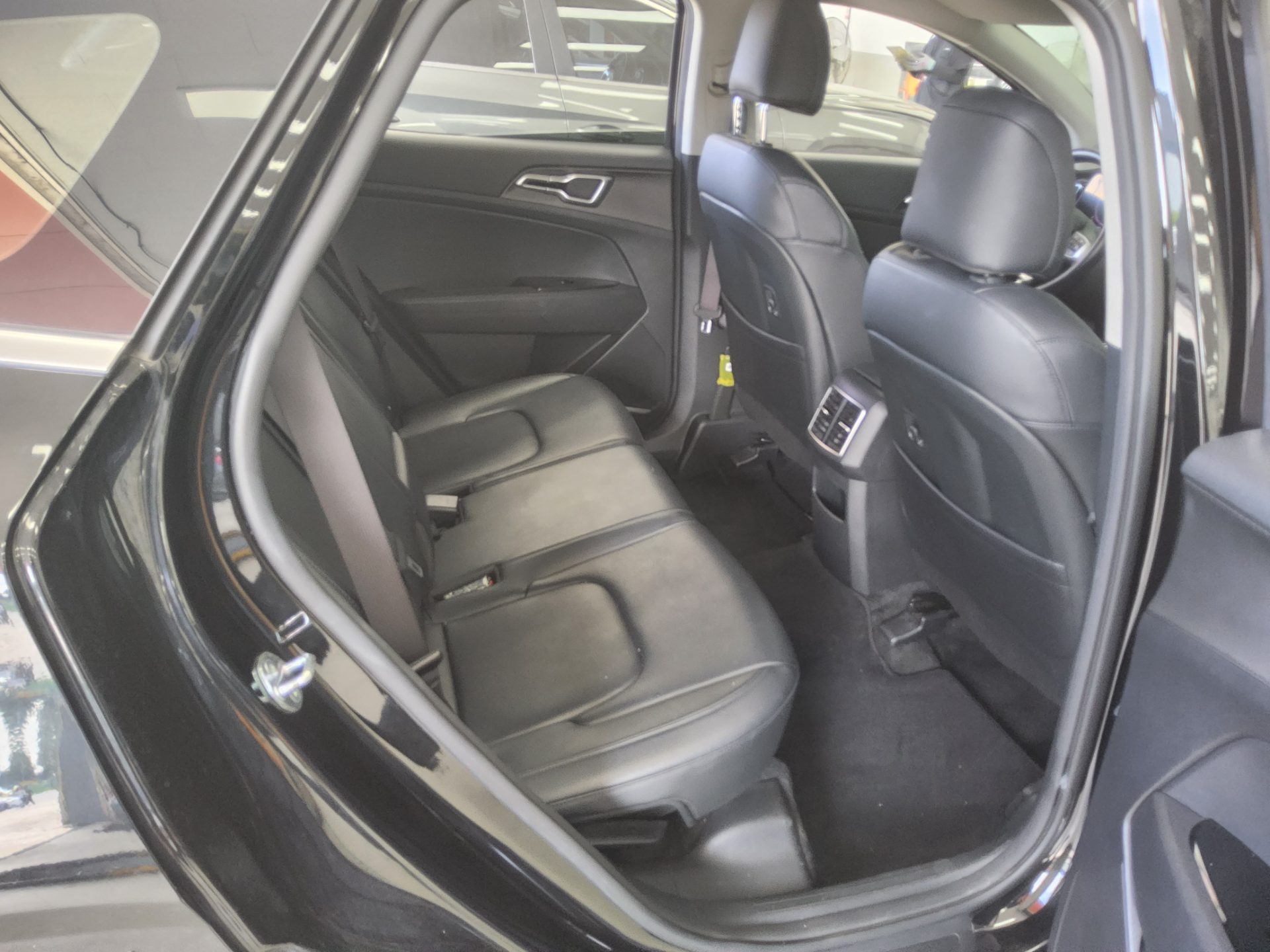 2023 - kia sportage