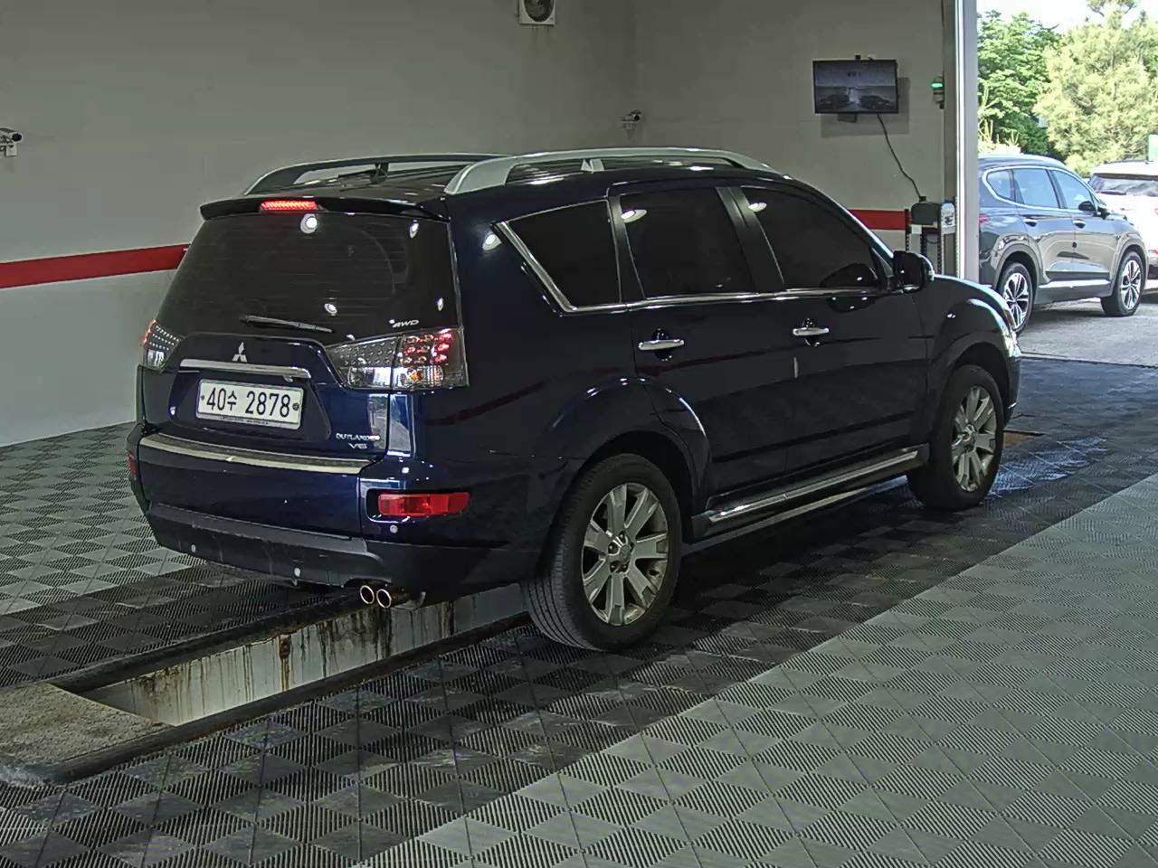 2010 - mitsubishi outlander