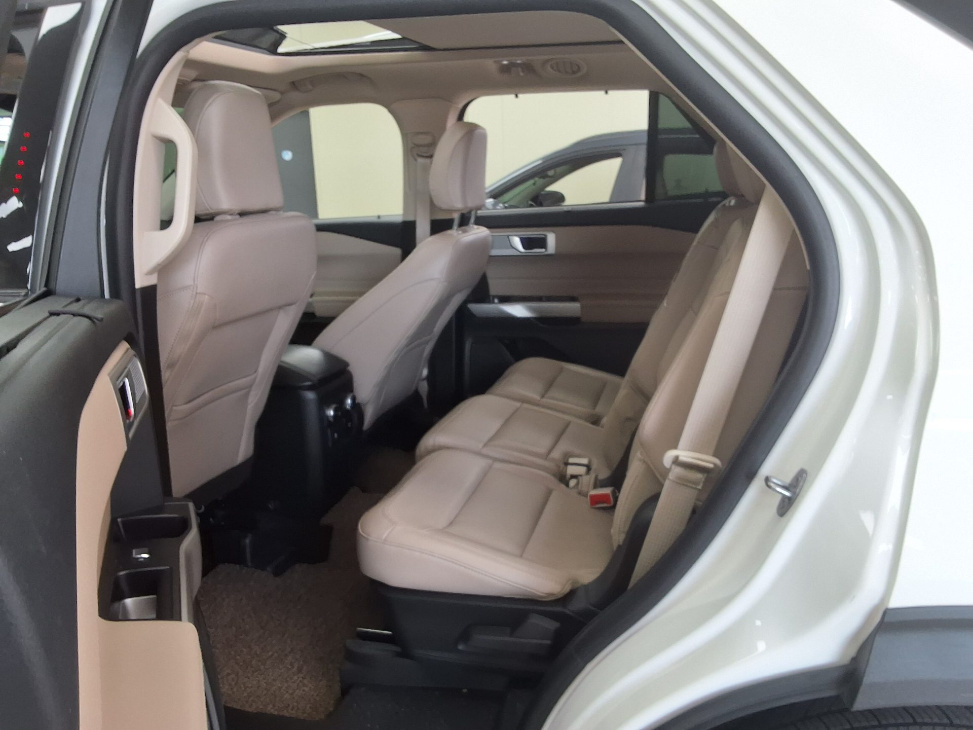 2023 - ford explorer