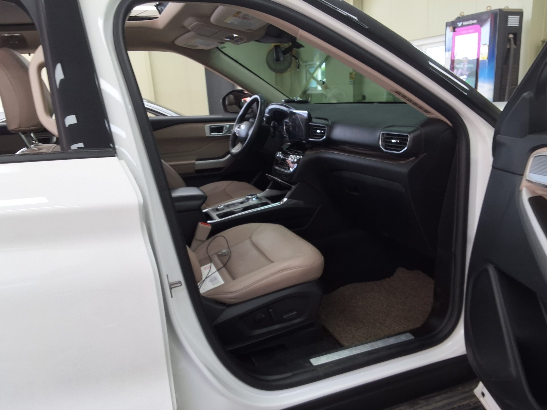 2023 - ford explorer