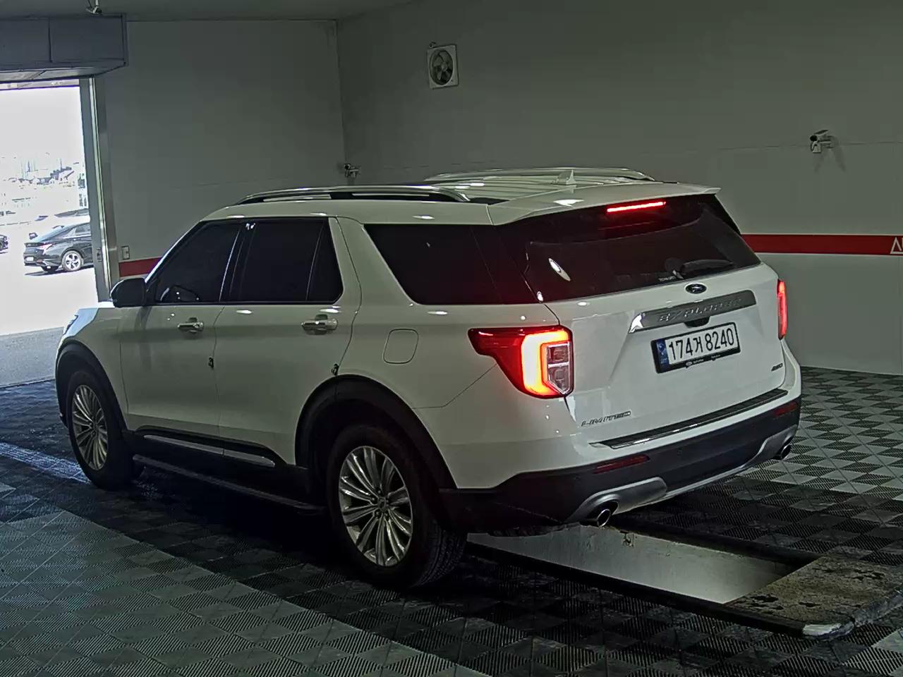 2023 - ford explorer