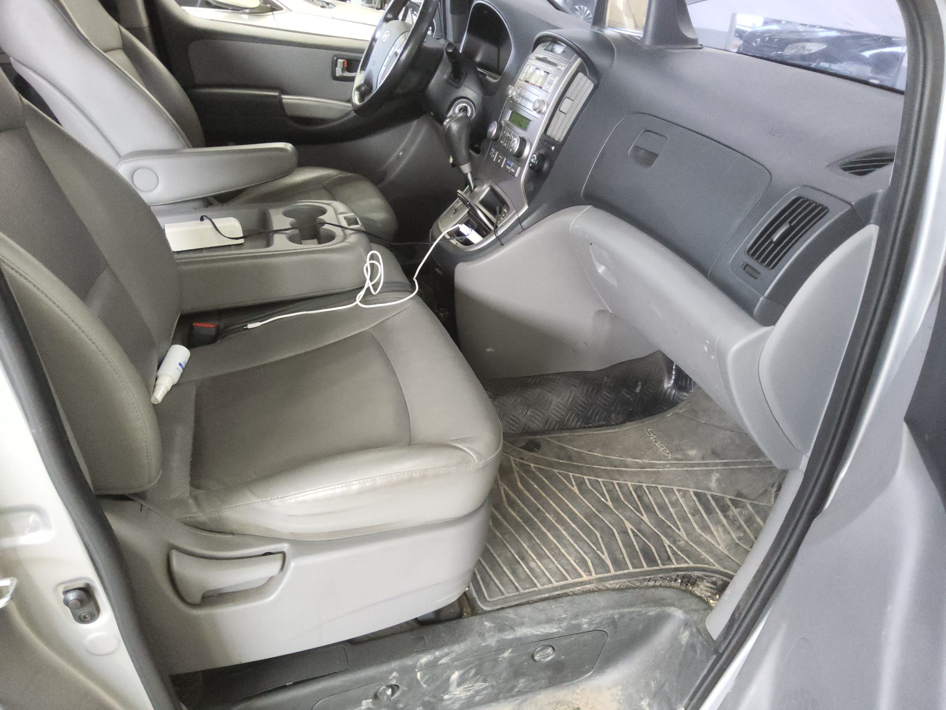 2016 - hyundai grand starex