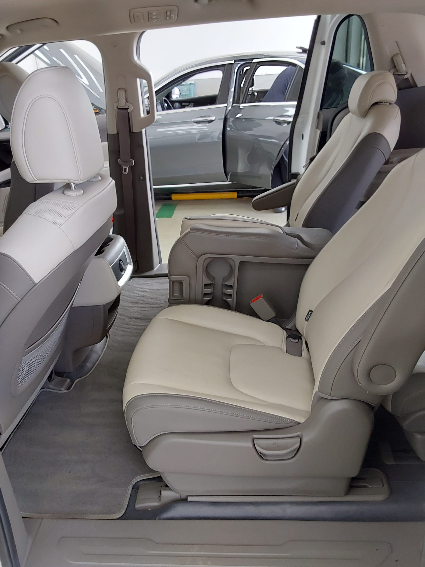 2021 - kia carnival