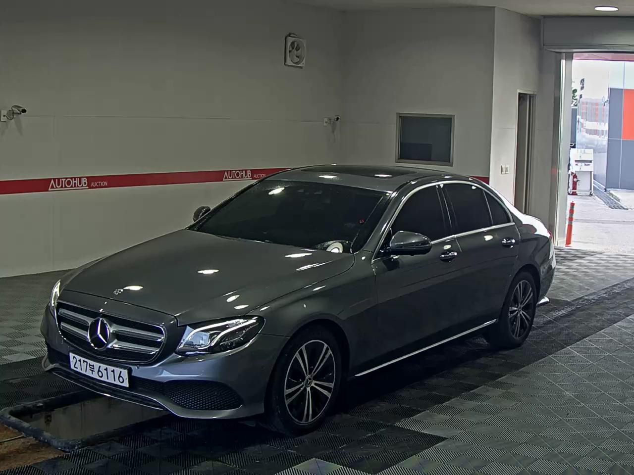 MERCEDES-BENZ CLASS (5TH GEN) E300 AVANTGARDE