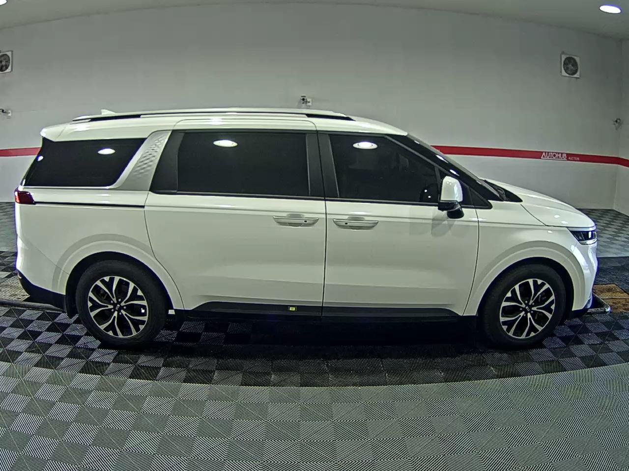 2021 - kia carnival