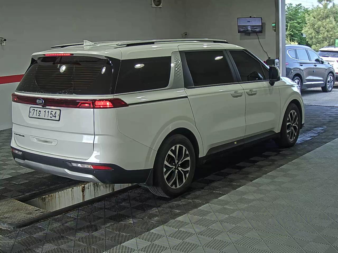 2021 - kia carnival