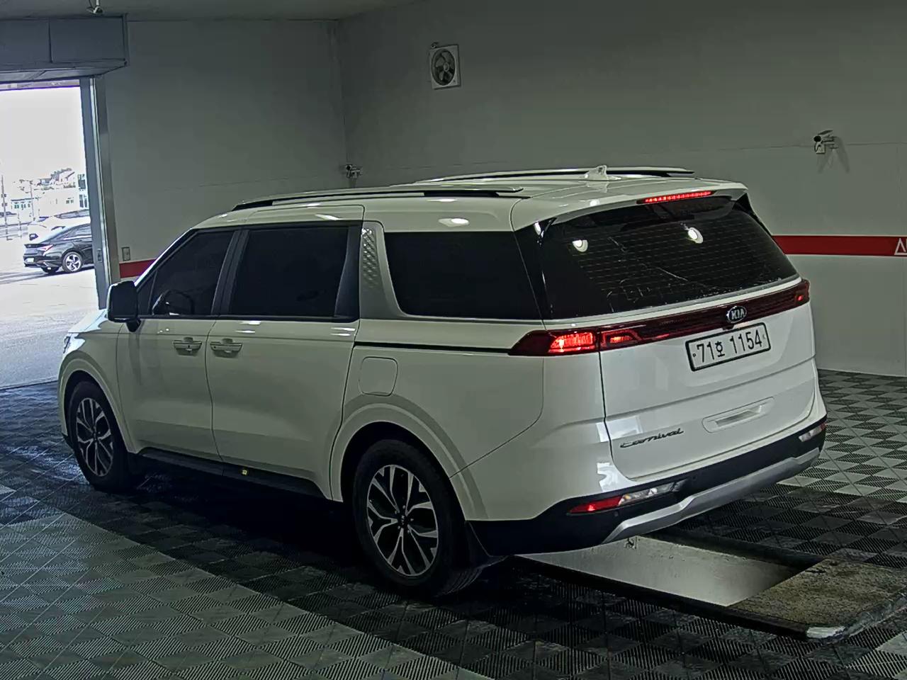 2021 - kia carnival