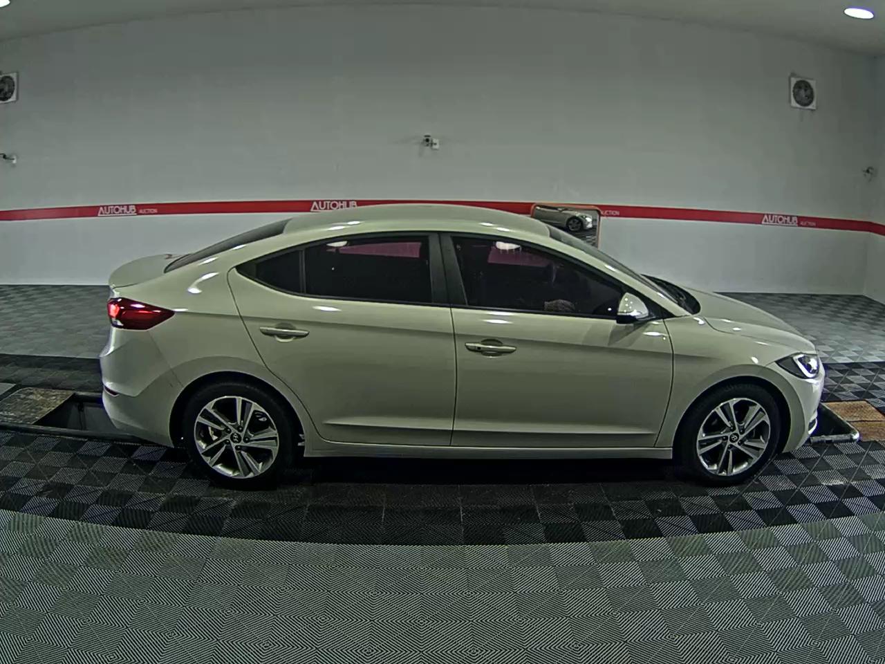 2017 - hyundai avante