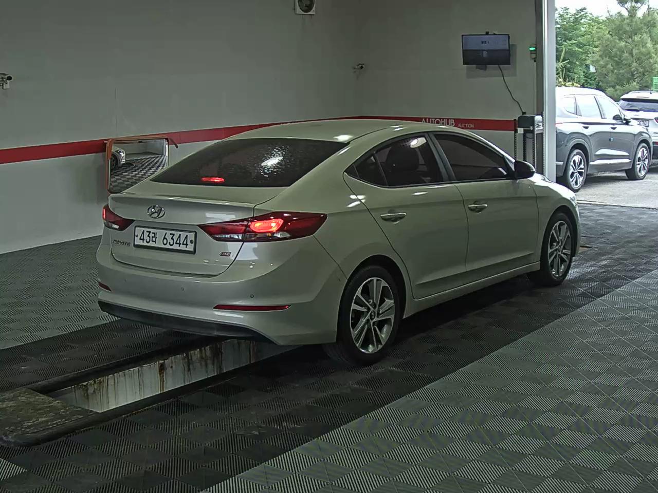 2017 - hyundai avante