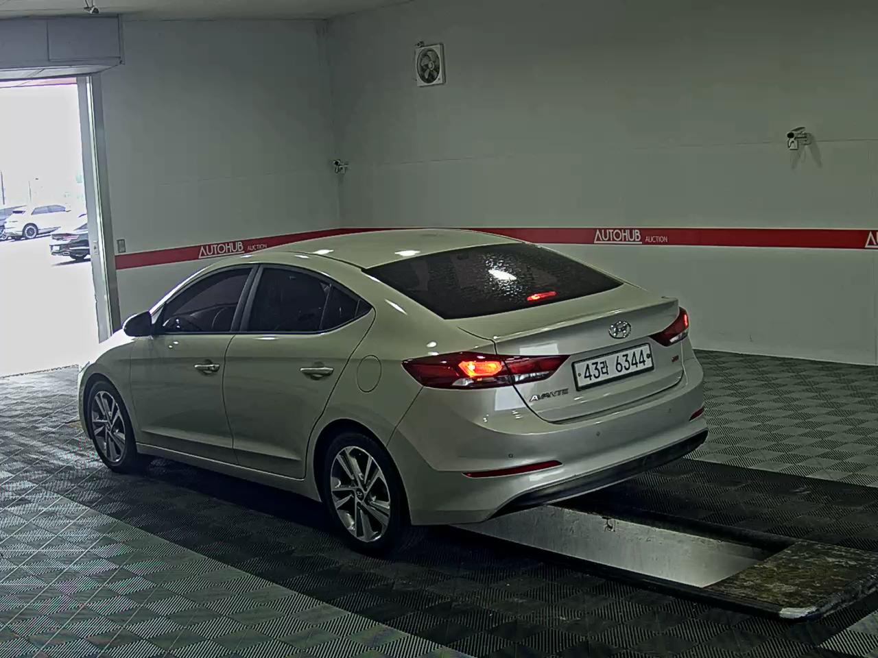 2017 - hyundai avante