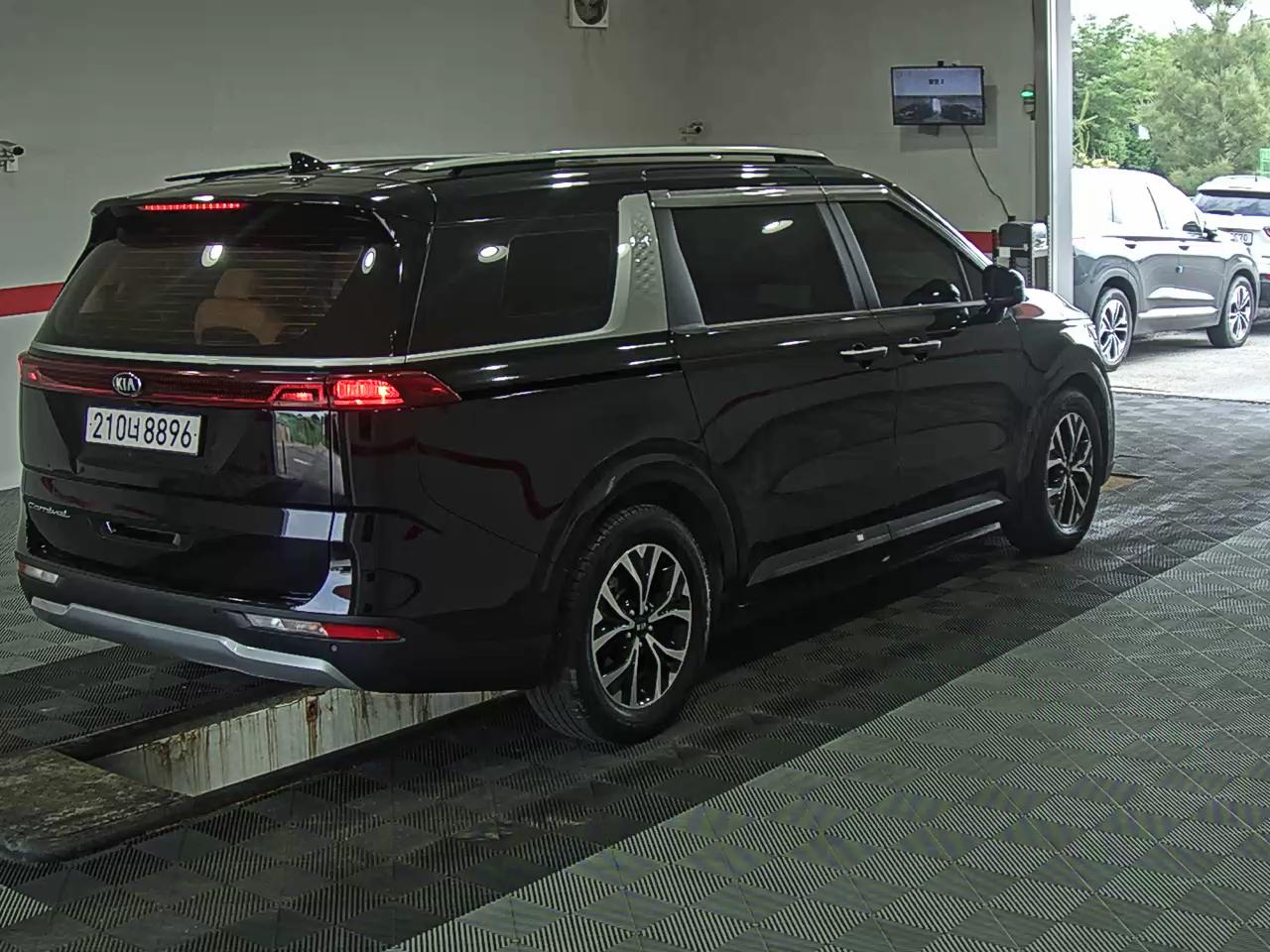 2021 - kia carnival