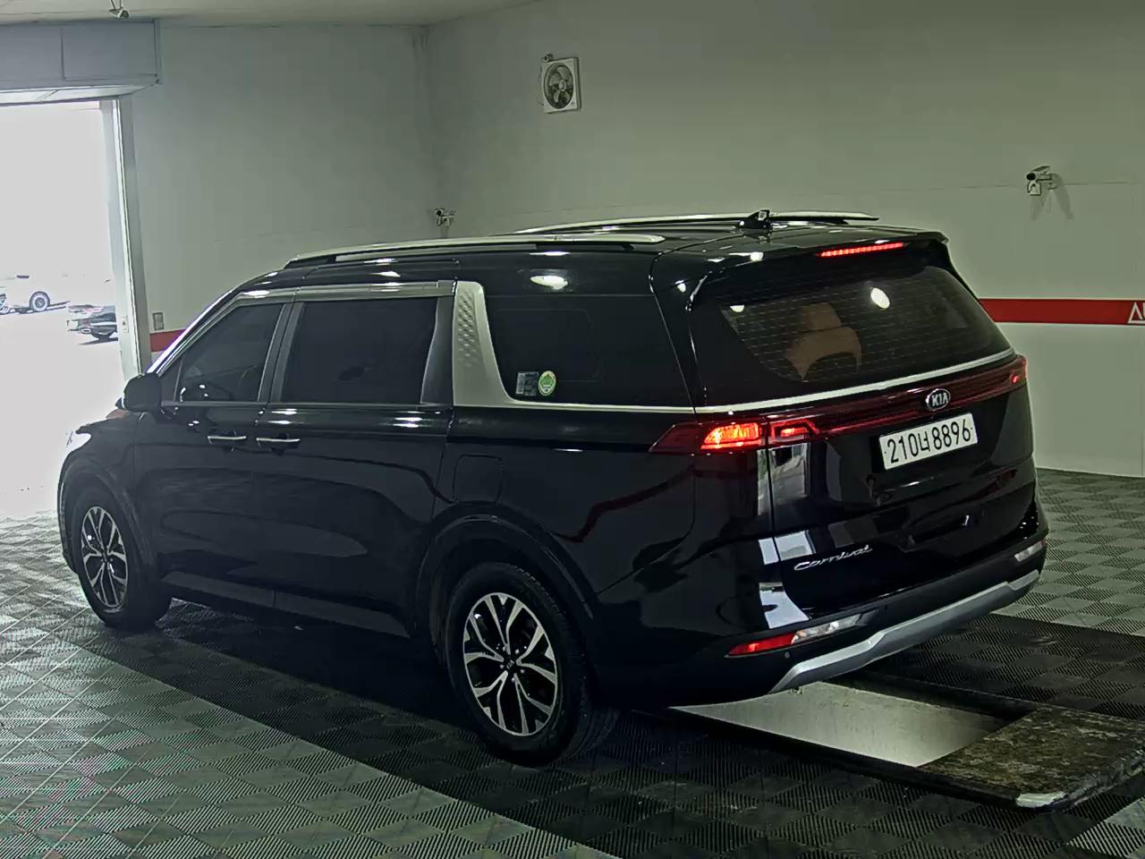 2021 - kia carnival
