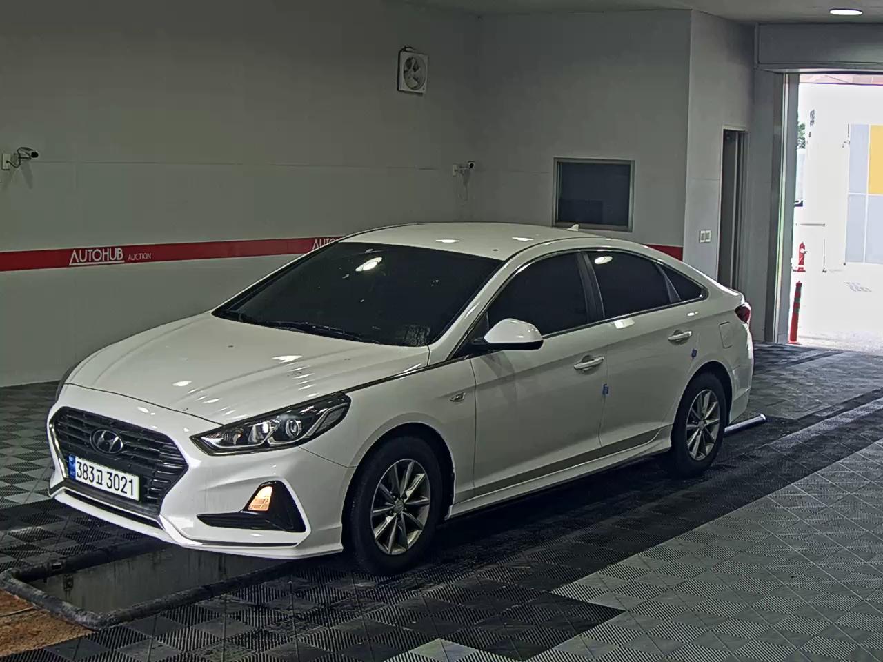 HYUNDAI LF SONATA RISE LPi RENTAL CAR