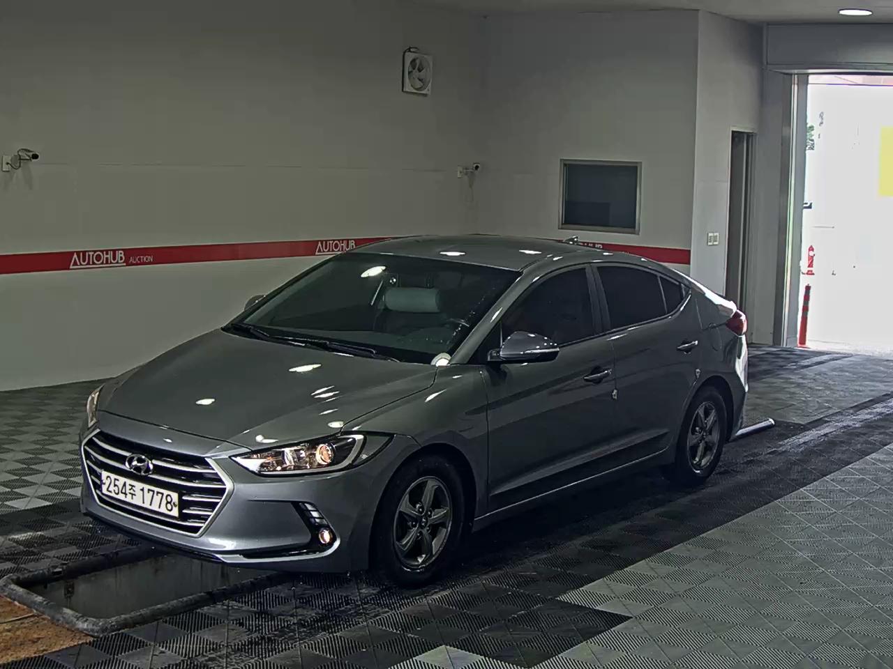 HYUNDAI AVANTE GDi