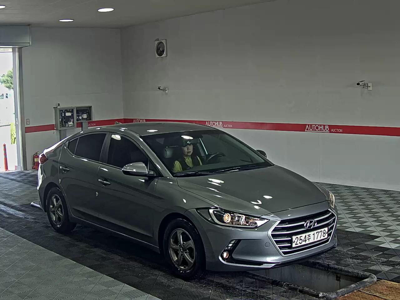 2018 - hyundai avante