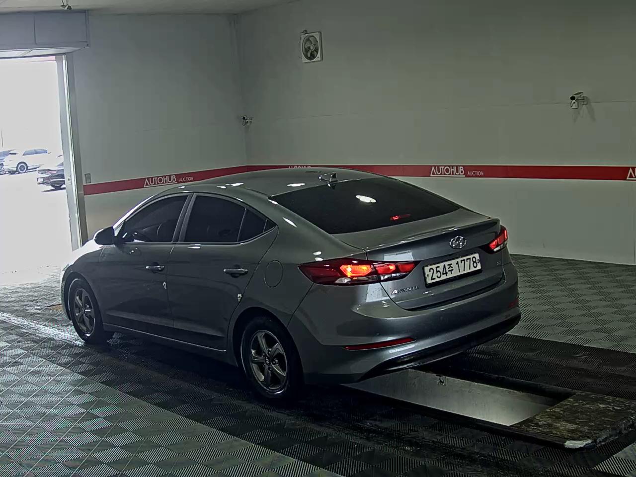 2018 - hyundai avante