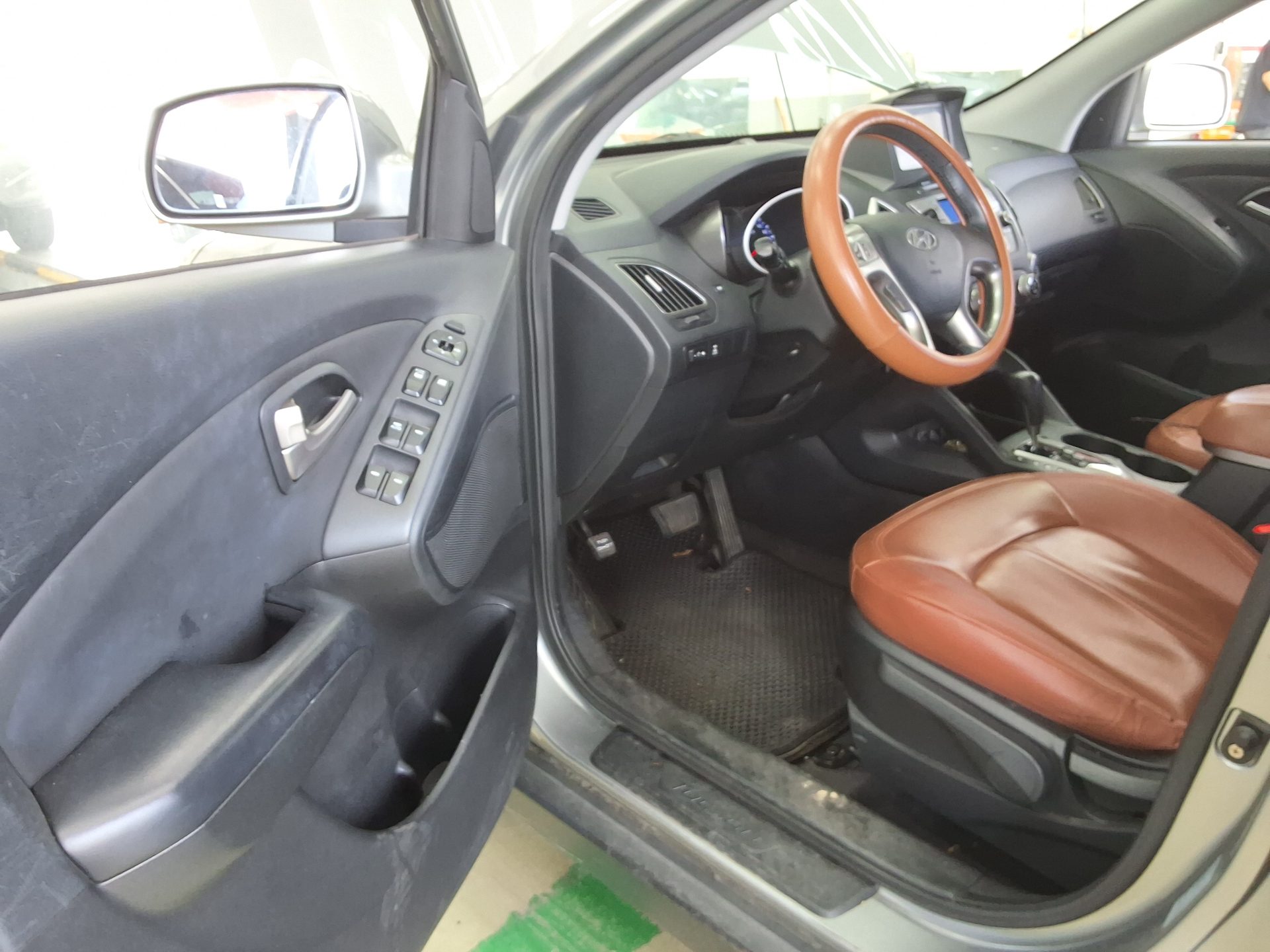 2010 - hyundai tucson