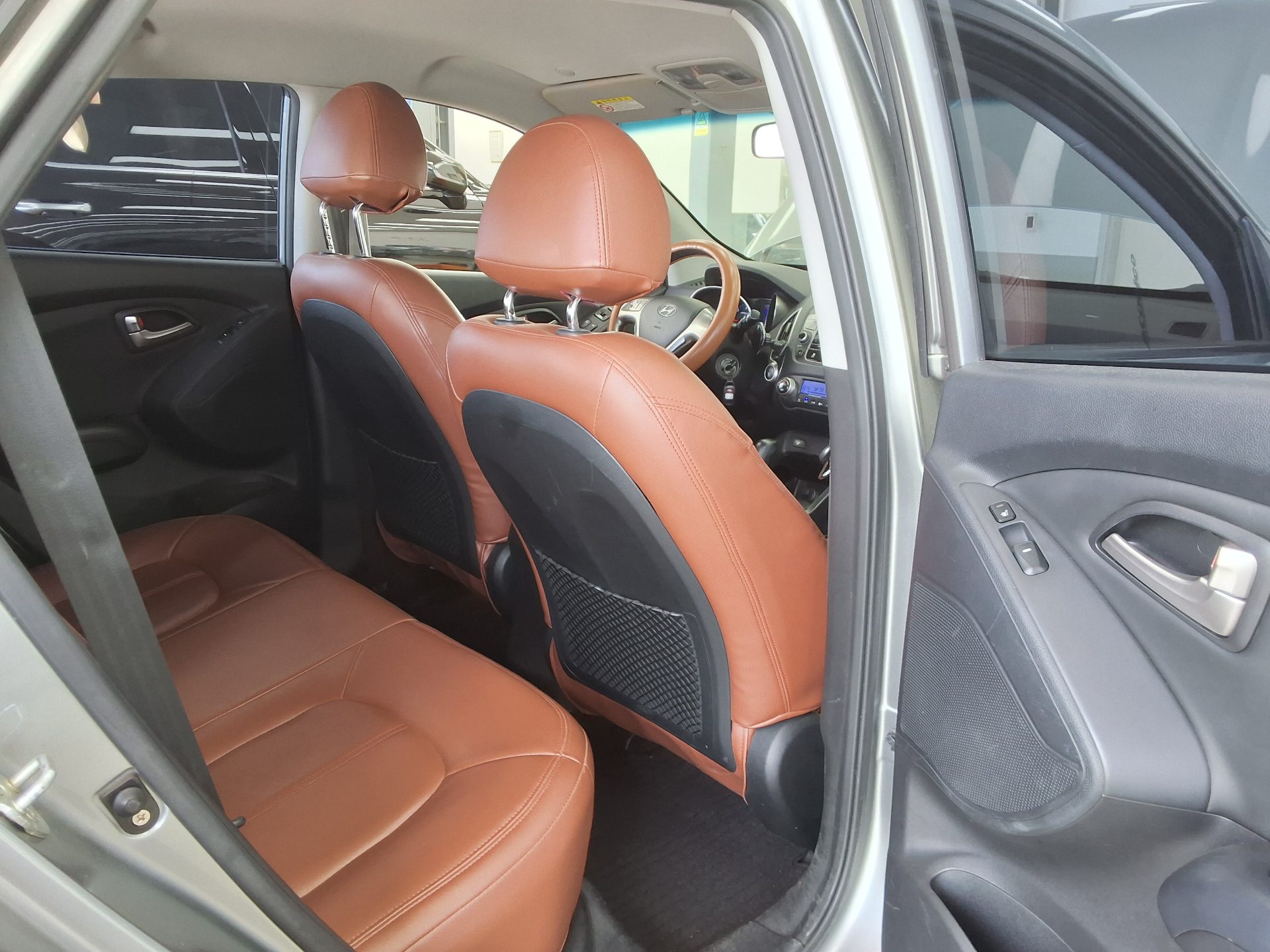 2010 - hyundai tucson