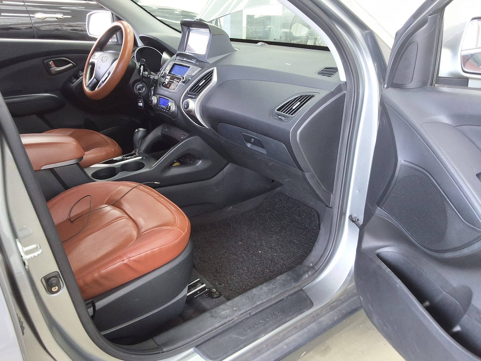 2010 - hyundai tucson