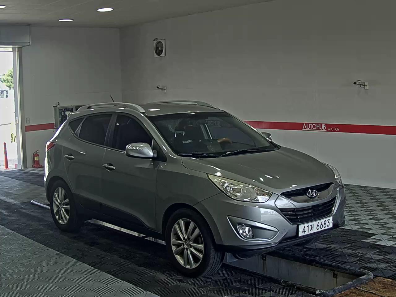 2010 - hyundai tucson