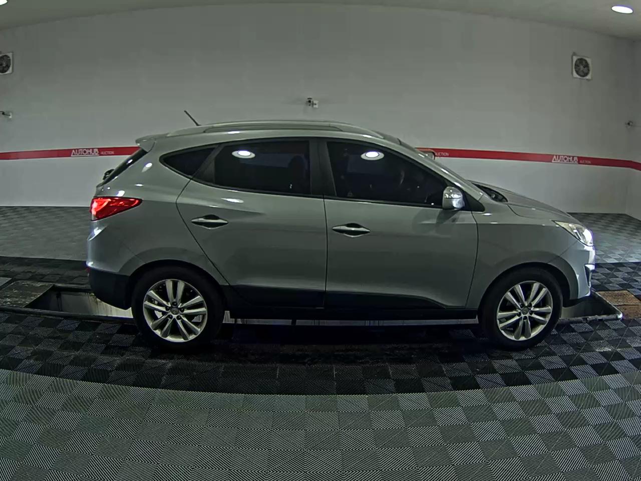 2010 - hyundai tucson