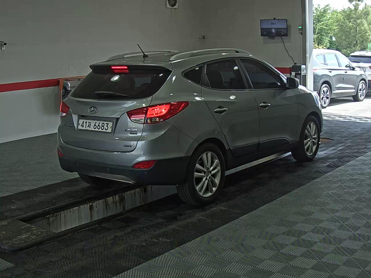 2010 - hyundai tucson