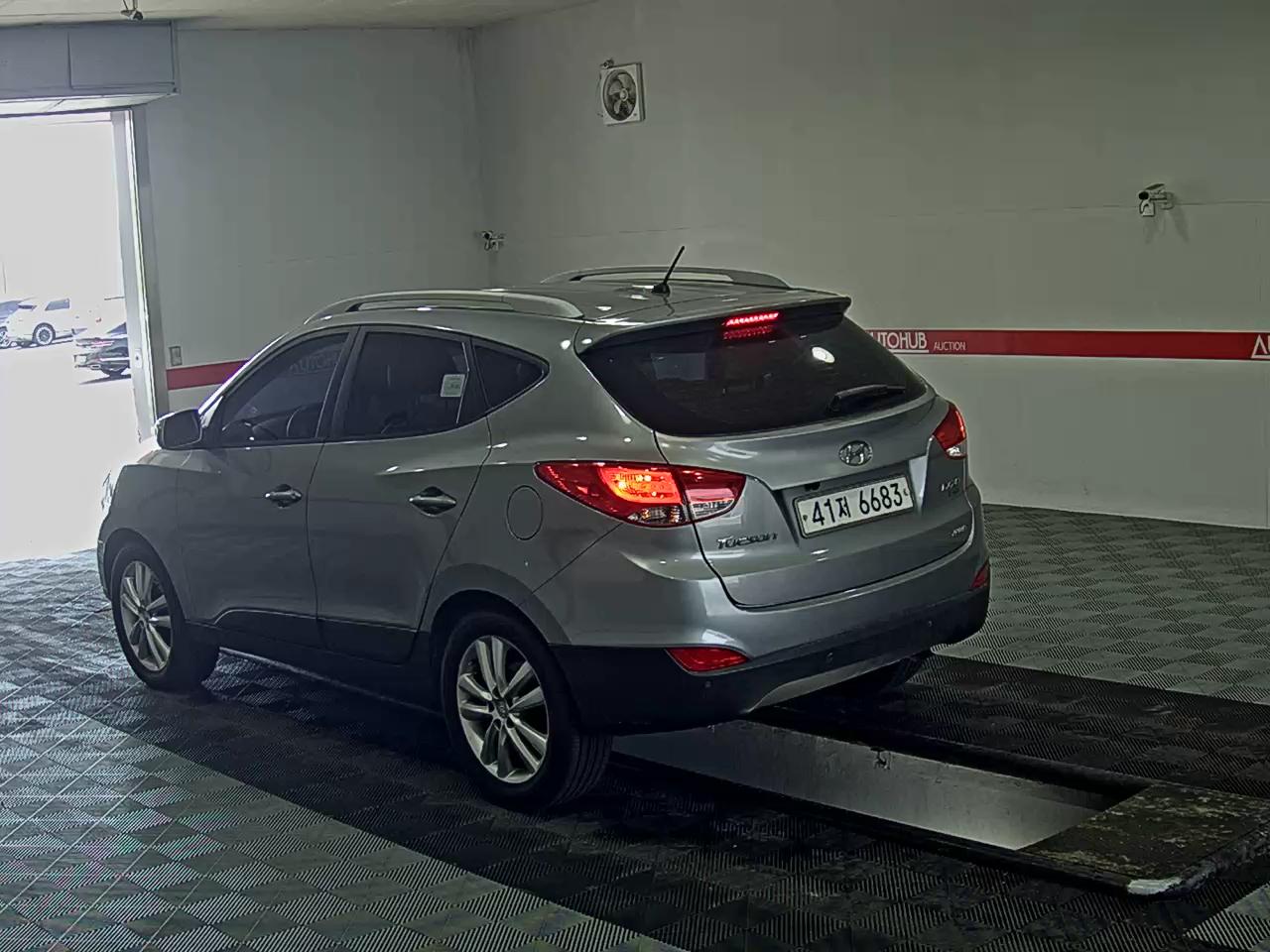 2010 - hyundai tucson