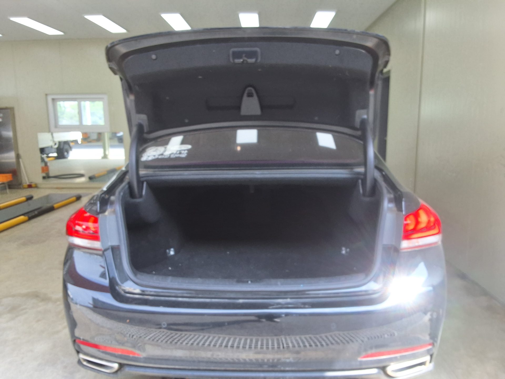 2016 - hyundai g330