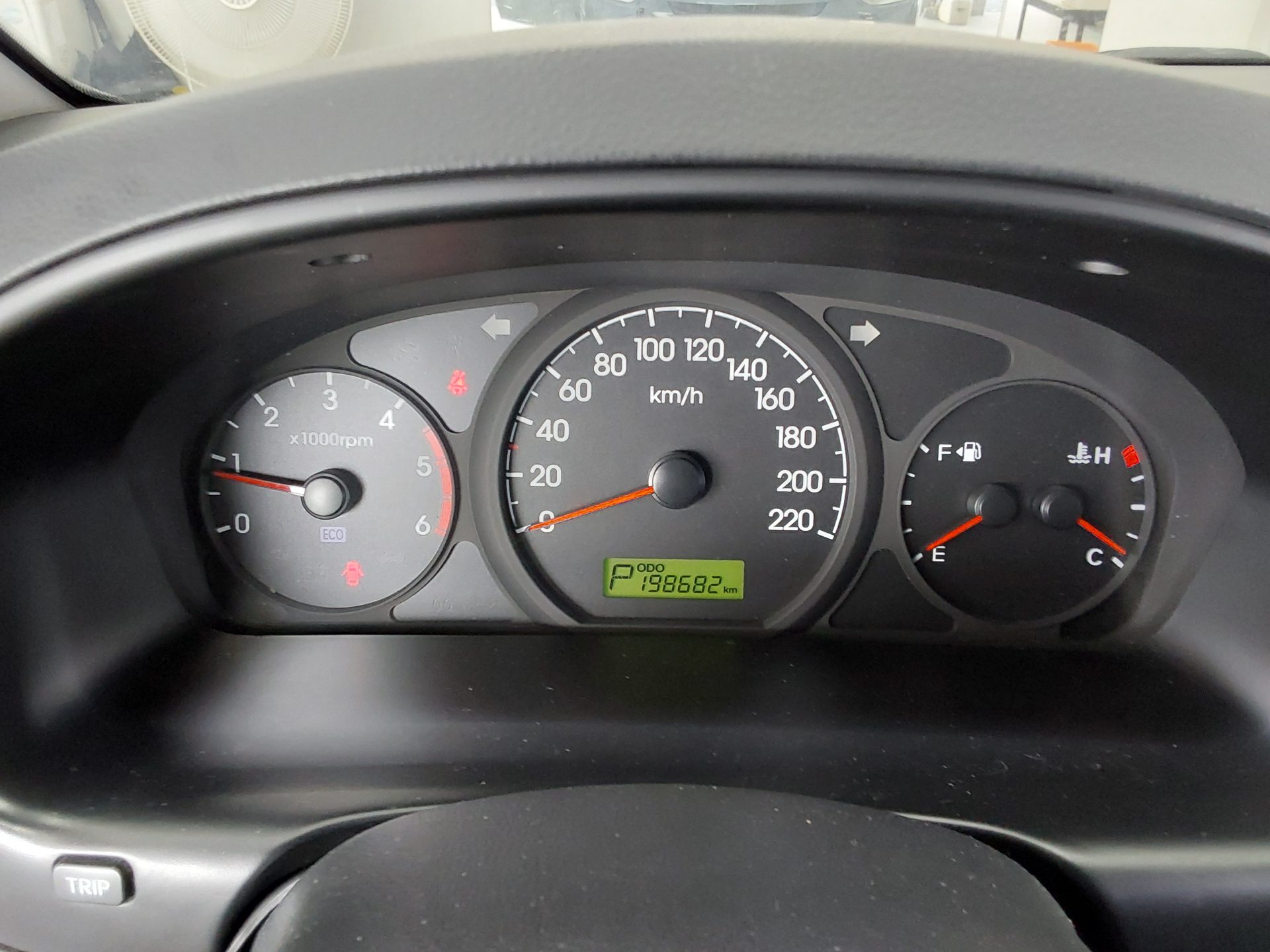 2012 - hyundai grand starex