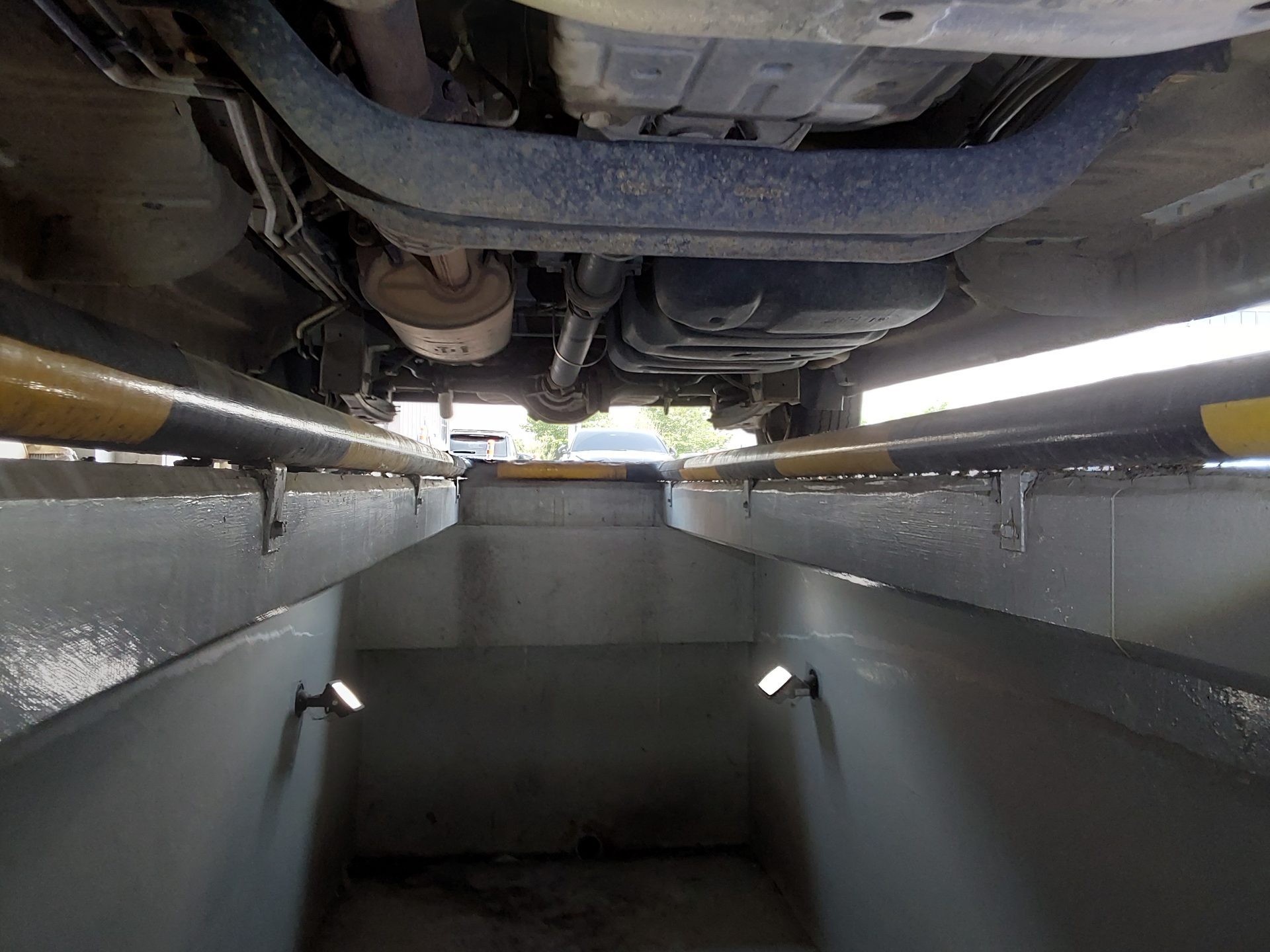 2012 - hyundai grand starex