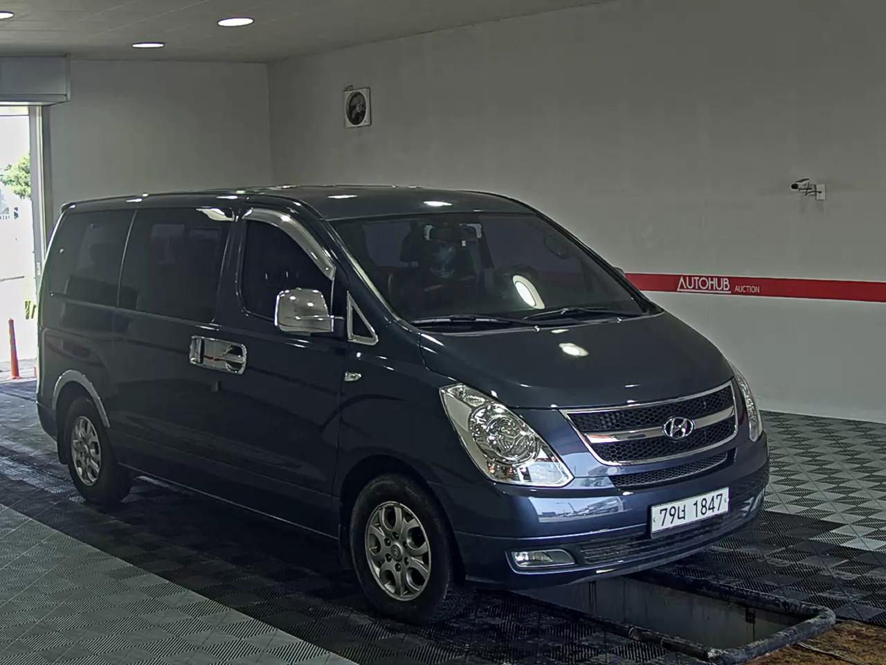 2012 - hyundai grand starex