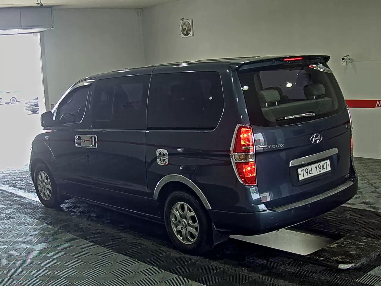 2012 - hyundai grand starex