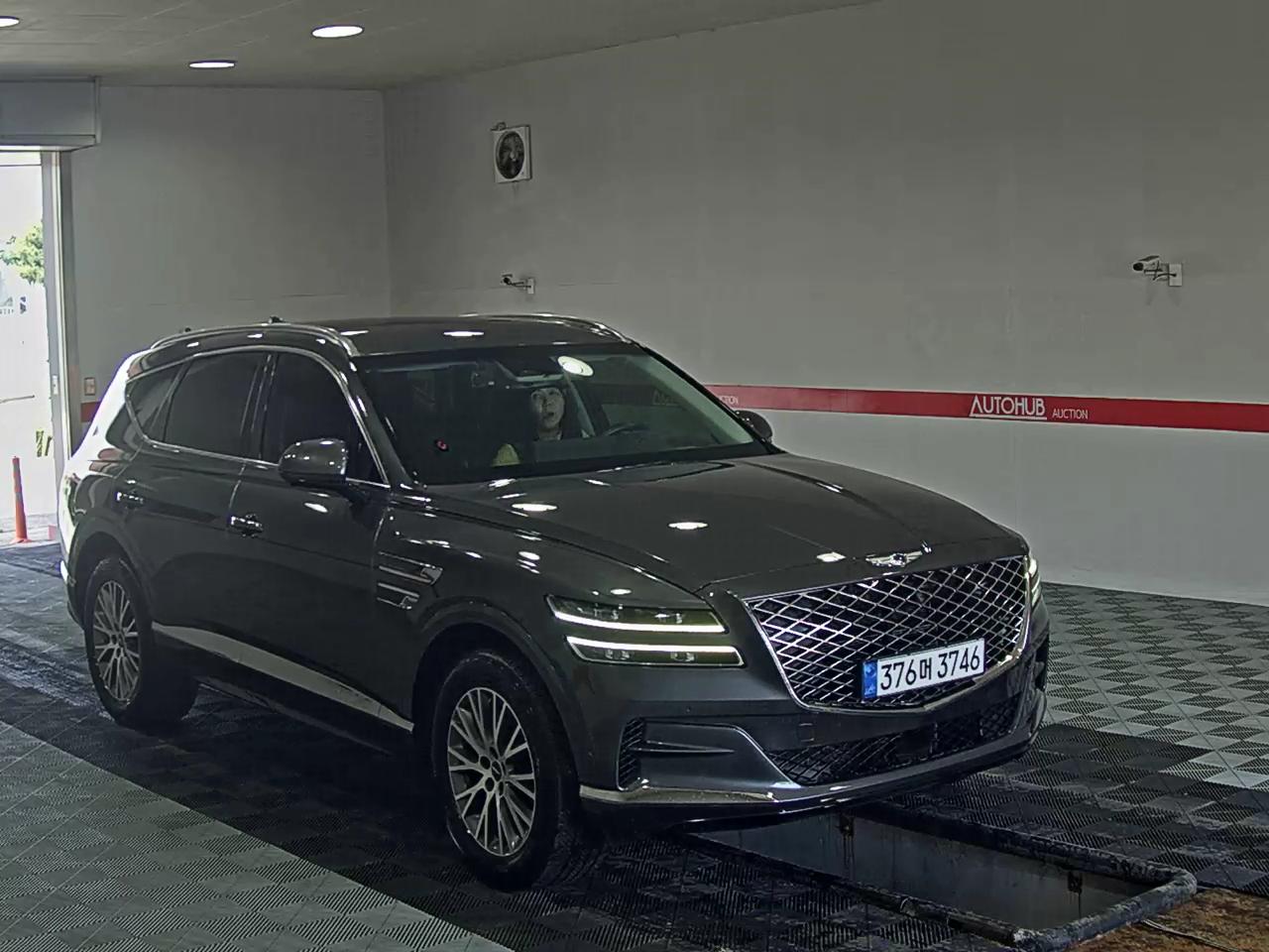 2021 - genesis gv80
