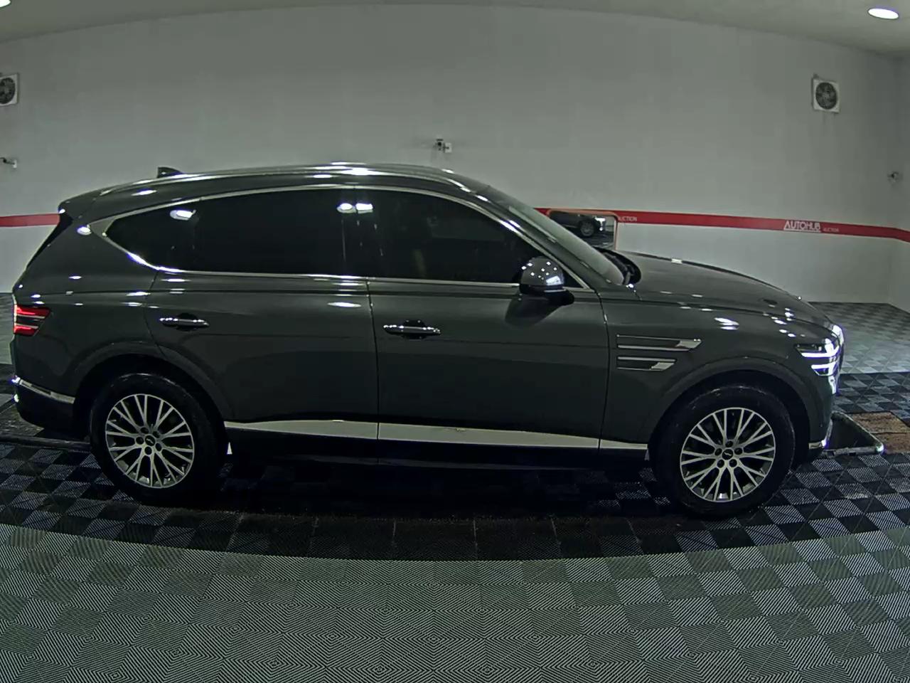 2021 - genesis gv80