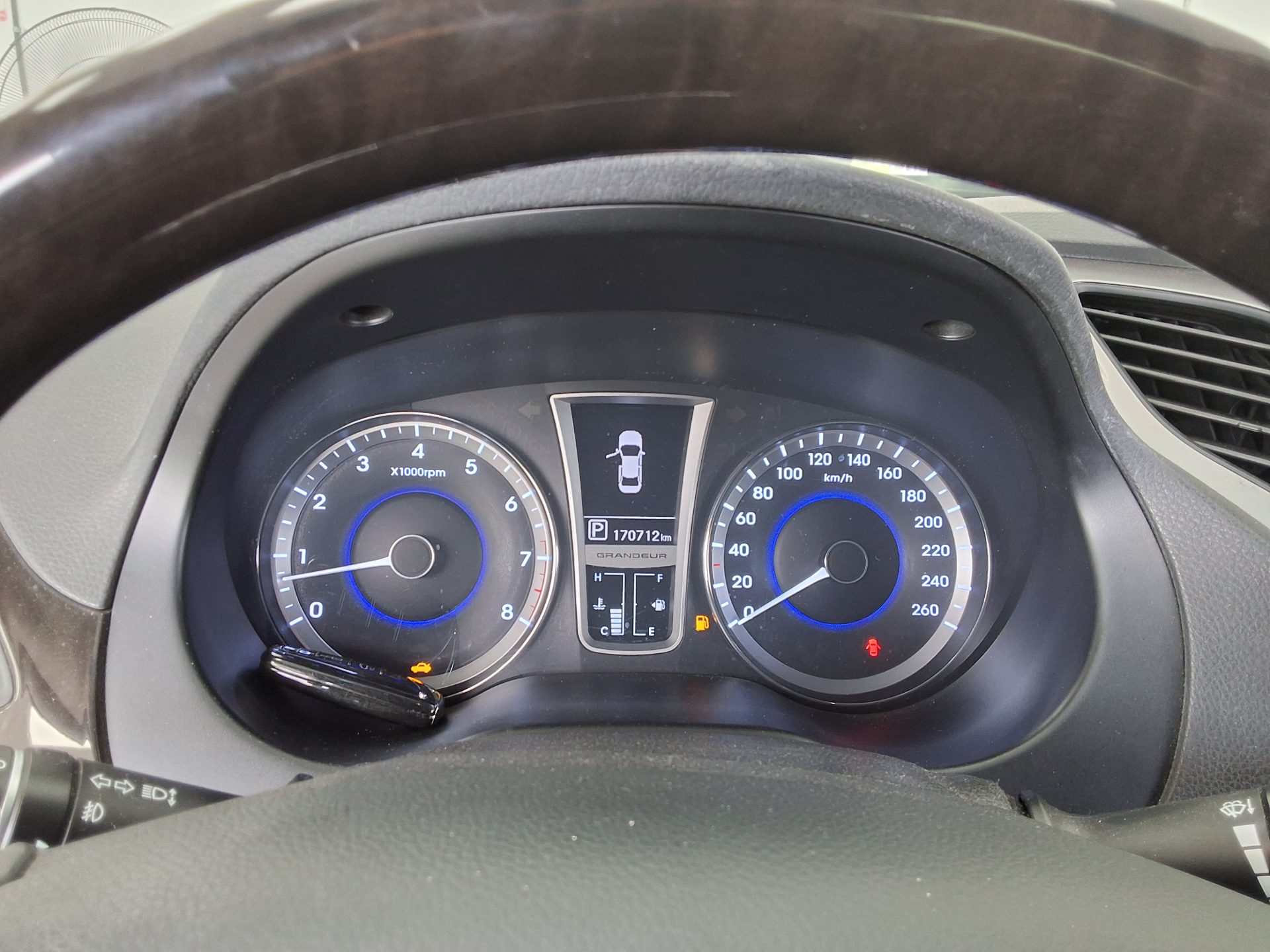 2011 - hyundai grandeur