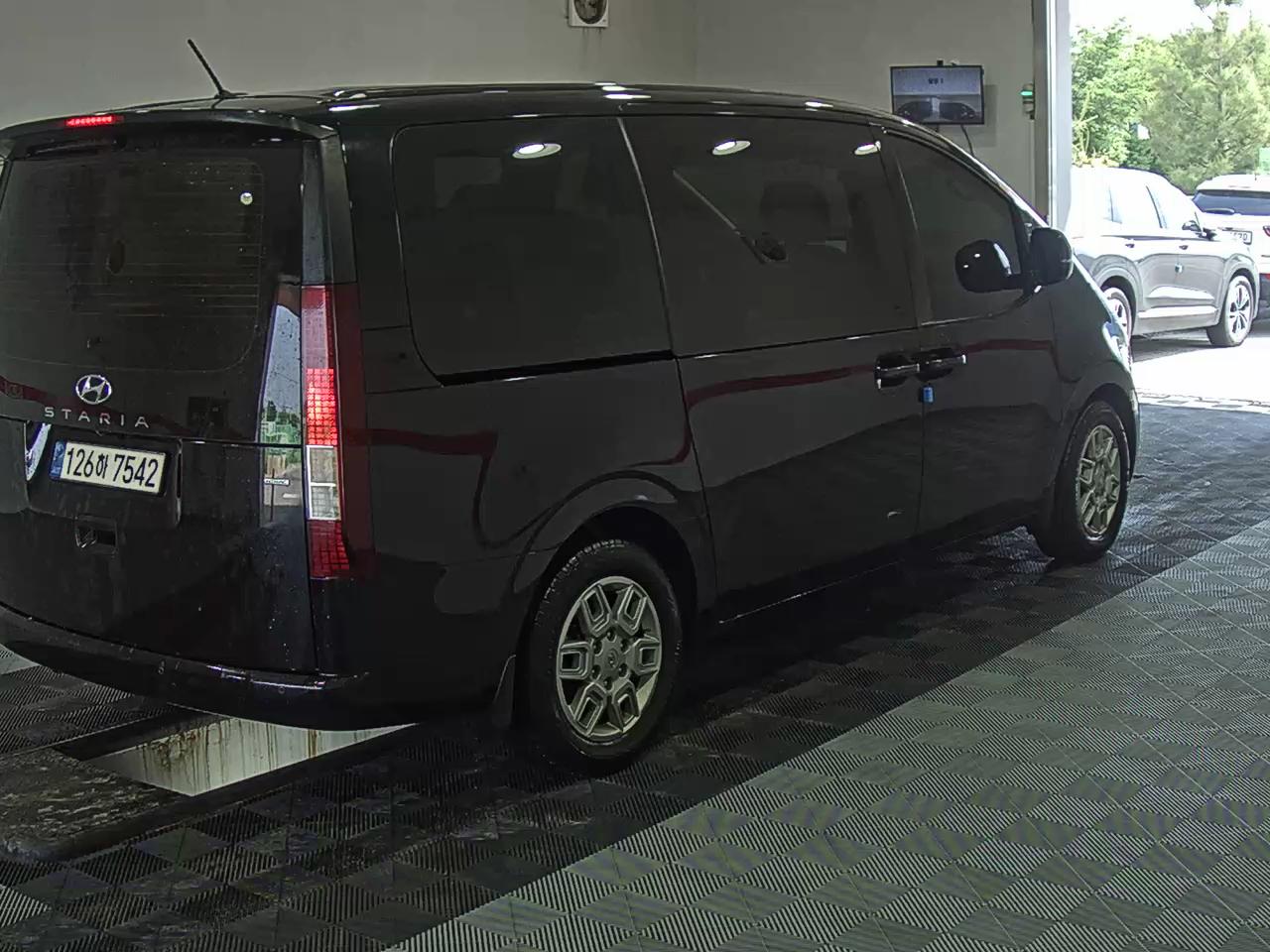 2022 - hyundai staria