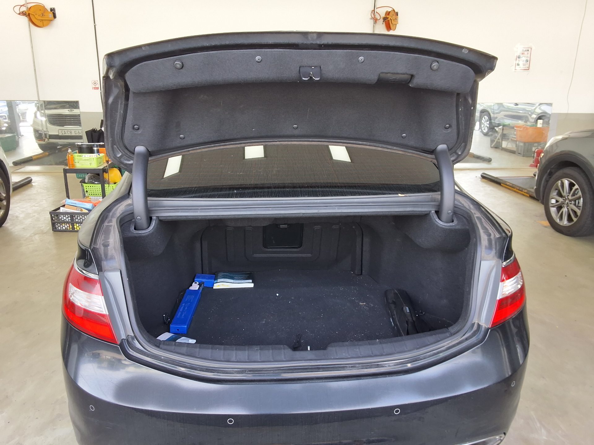 2011 - hyundai grandeur