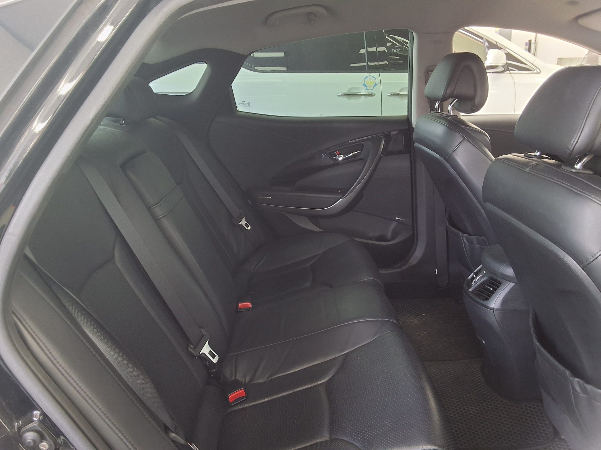 2011 - hyundai grandeur