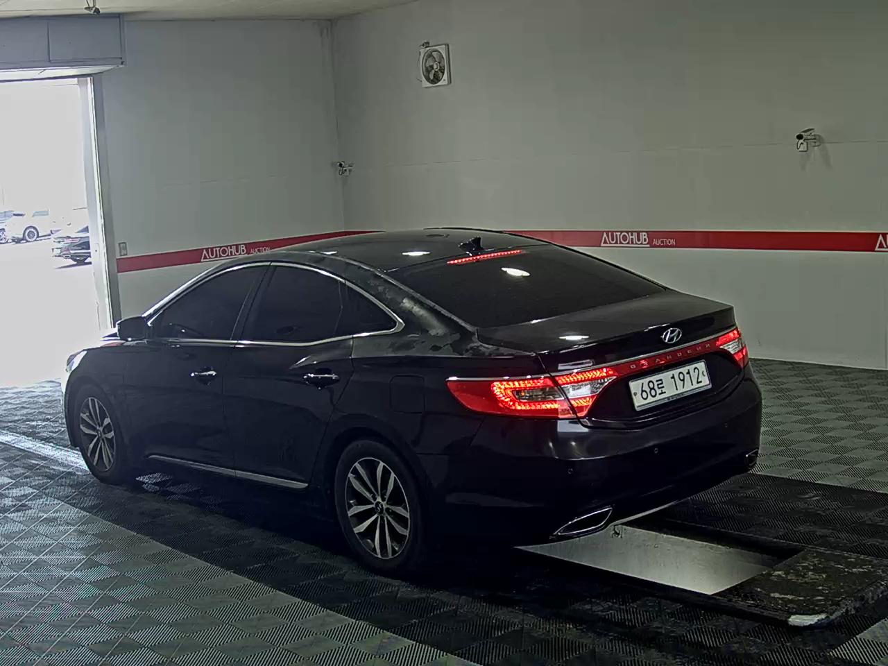 2011 - hyundai grandeur